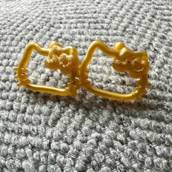 Hello Kitty Earrings and Handbag Replacement for Fashion or LOL Surprise Dolls - Picture 3 of 4